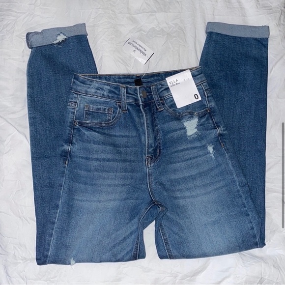 Mom Jeans - Picture 1 of 3
